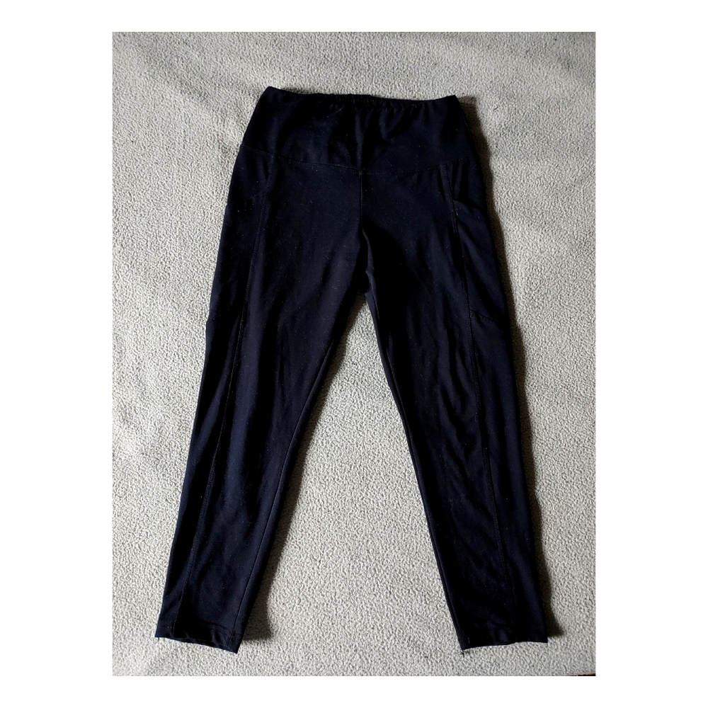 3/4 black leggings